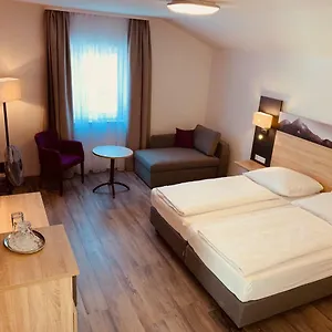 Lindenhof 3* Grasbrunn